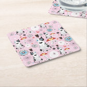 猫および花のパターン スクエアペーパーコースター (アングル)