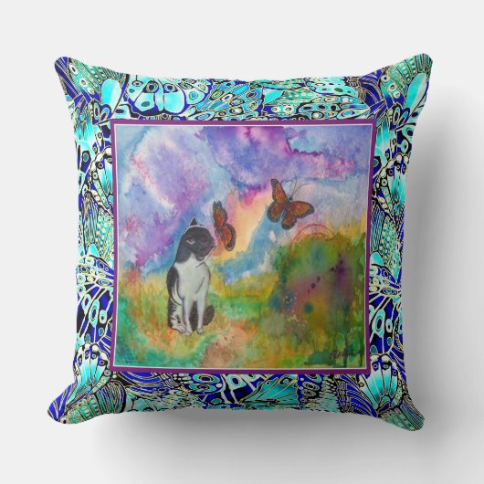 猫および（昆虫）オオカバマダラ、モナーク(飛んだトリム)の装飾用クッション クッション (正面)