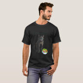 猫がおもしろいの食べ物サラダを真剣に混ぜ合わせる Tシャツ (正面フル)
