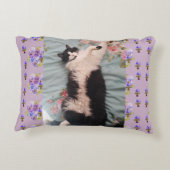 猫がおもしろい幸せに踊るクッション アクセントクッション (裏面)
