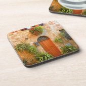 猫がイタリアのピエンザに入り込もうとする。 コースター (左側)