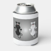 猫がクーガーを子猫にする白猫 缶クーラー (缶裏面)