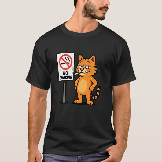 猫がタバコを吸うT Tシャツ (正面)