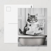 猫がトイレに座って新聞を読んでいる ポストカード (正面/裏面)
