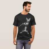 猫がフルートを演奏する面白いネコ好き・猫ママ・猫パパデザイン Tシャツ (正面フル)