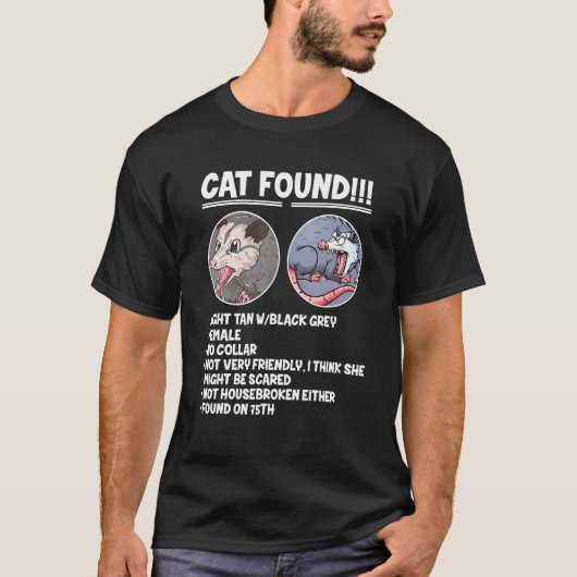 猫がポッサムを見つけた フクロネズミ Tシャツ (正面)