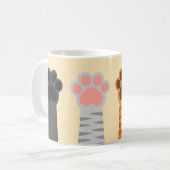 猫がマグカップを上げる コーヒーマグカップ (正面左)