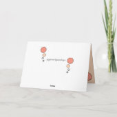 猫が丸まって眠っている写真コーラルグレーの誕生日 カード (裏面)