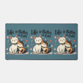 猫が可愛い猫の美意識で生きる デスクマット (正面)