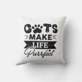 猫が命を狙う クッション (裏面)