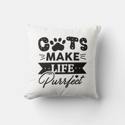 猫が命を狙う クッション (正面)