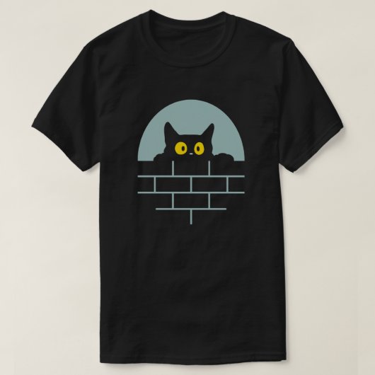 猫が夜に壁の上を覗き込む Tシャツ (デザイン正面)