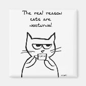 猫が夜通し起きおもしろいている マグネット (正面)