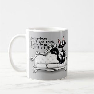 猫が座って、たぶん考えのマグカップ コーヒーマグカップ