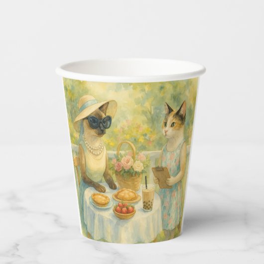 猫が庭でピクニックをする 紙コップ (正面)