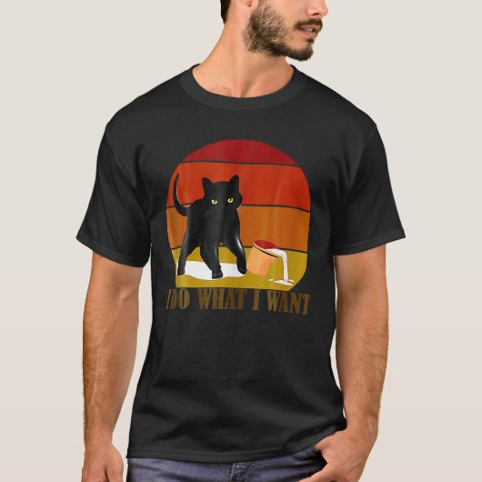 猫が強いムードで Tシャツ (正面)
