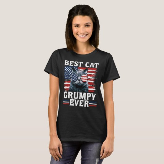 猫が最高の不機嫌なアメリカ国旗の愛国心の4番目 Tシャツ (正面フル)