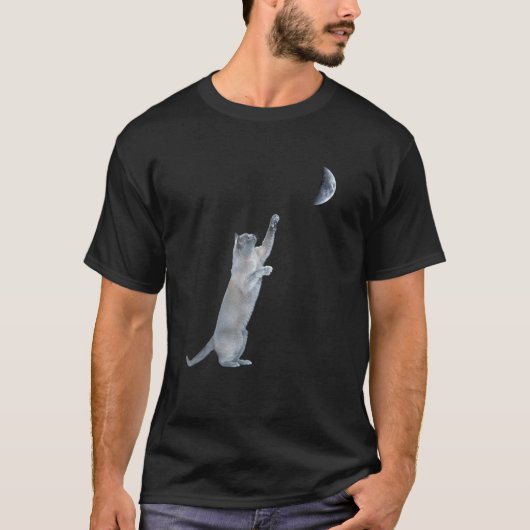 猫が月に手を伸ばしている かわいい女性の猫 Tシャツ (正面)
