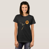 猫が月をキャッチする魔法使い ネコのハロウィンコスチューム Tシャツ (正面フル)