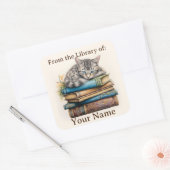 猫が本の上に寝そべっている蔵書票 スクエアシール (封筒)