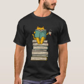 猫が本を読んでお茶 Tシャツ (正面)