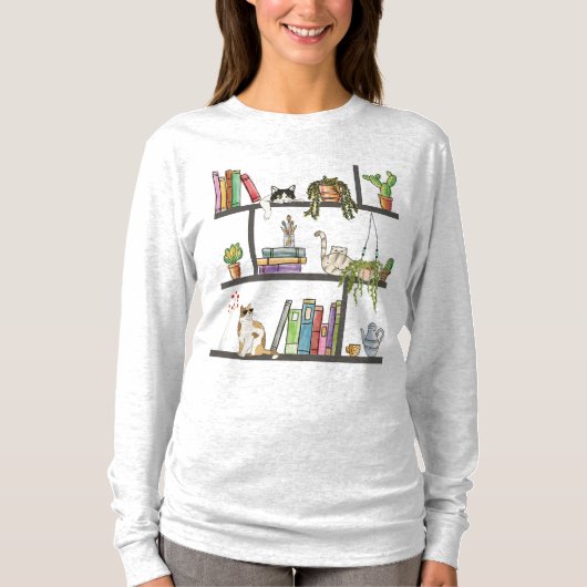 猫が本棚に横たわって本を読む Tシャツ (正面)
