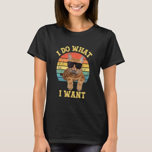 猫が欲しいおもしろいことをする Tシャツ (正面)