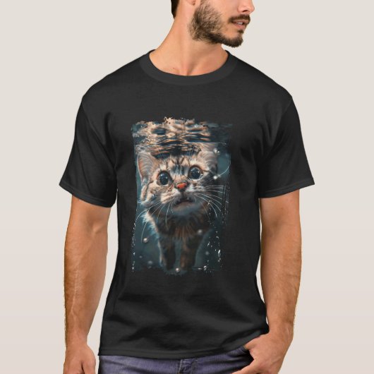 猫が海にダイビング Tシャツ (正面)