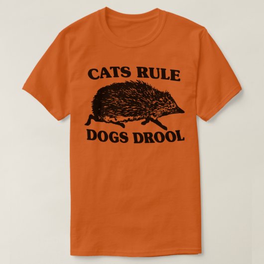 猫が犬を支配する1 Tシャツ (デザイン正面)