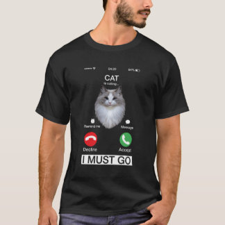 猫が猫を可愛らしい子猫・ノベルと呼んでいる Tシャツ