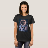猫が皆既月食と一緒にセルフィーを撮る 3月 Tシャツ (正面フル)