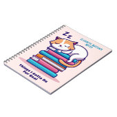 猫が積み重なった本かわいいカスタム読者名 ノートブック (左側)