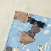 猫が箱に入りミルクが青く滴る ビーチタオル (インサイチュ)