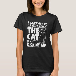 猫が膝の上にいる今すぐ起きる Tシャツ
