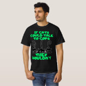 猫が警察に話しかける Tシャツ (正面フル)