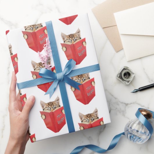 猫が赤い本を読んでいる ラッピングペーパー (ギフト)
