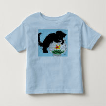 猫が金魚鉢に手を伸ばそうとしているTシャツ