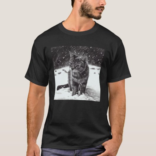 猫が雪をかむ Tシャツ (正面)