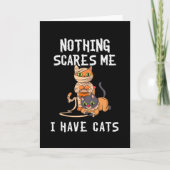猫が面白いハロウィーン猫を飼っていて何も怖くない カード (正面)