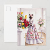 猫が魅力的美しい花を丁寧に配る シーズンポストカード (正面/裏面)