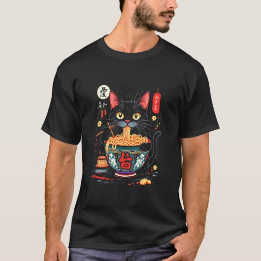 猫が麺類を食べている Tシャツ (正面)