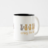 猫ちゃんのために熱狂する ツートーンマグカップ (正面右)