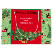 猫とおもしろいクリスマスツリーのトラブルカスタム緑色 ラージペーパーバッグ (裏面)