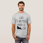 猫との暮らしが良い – 猫好き Tシャツ (正面フル)