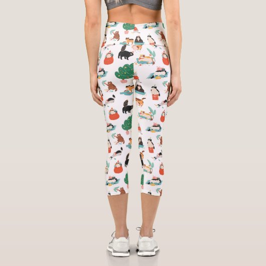 猫とよくはしゃぐクリスマスツリーのパターン カプリレギンス (裏面)