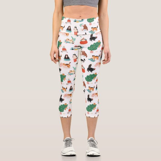 猫とよくはしゃぐクリスマスツリーのパターン カプリレギンス (正面)