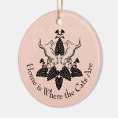 猫とキャットニップのシルエットグラフィック セラミックオーナメント (左)