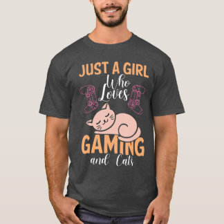 猫とゲームが好きな女の子 ゲーム中の猫 Tシャツ