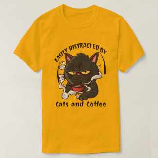 猫とコーヒーに惑わされる 面白い 猫好き Tシャツ