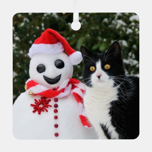 猫とサンタ雪だるまのおもしろいクリスマス写真 – メタルオーナメント (正面)